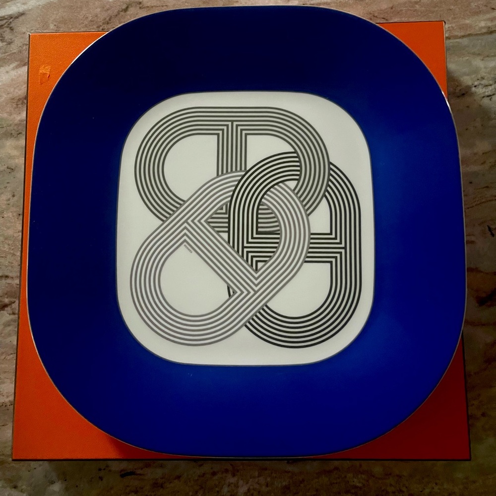 Hermes brand new Dinner Plate - Picture 4 of 6